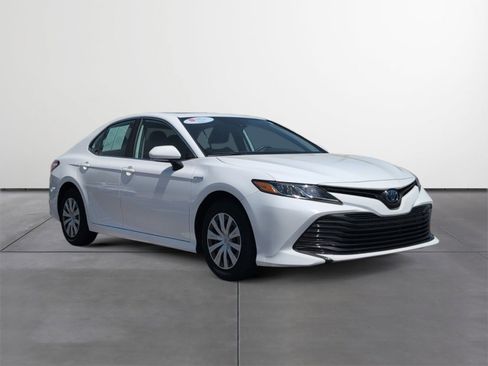 Certified 2020 Toyota Camry LE w/ Sunroof Package image 7