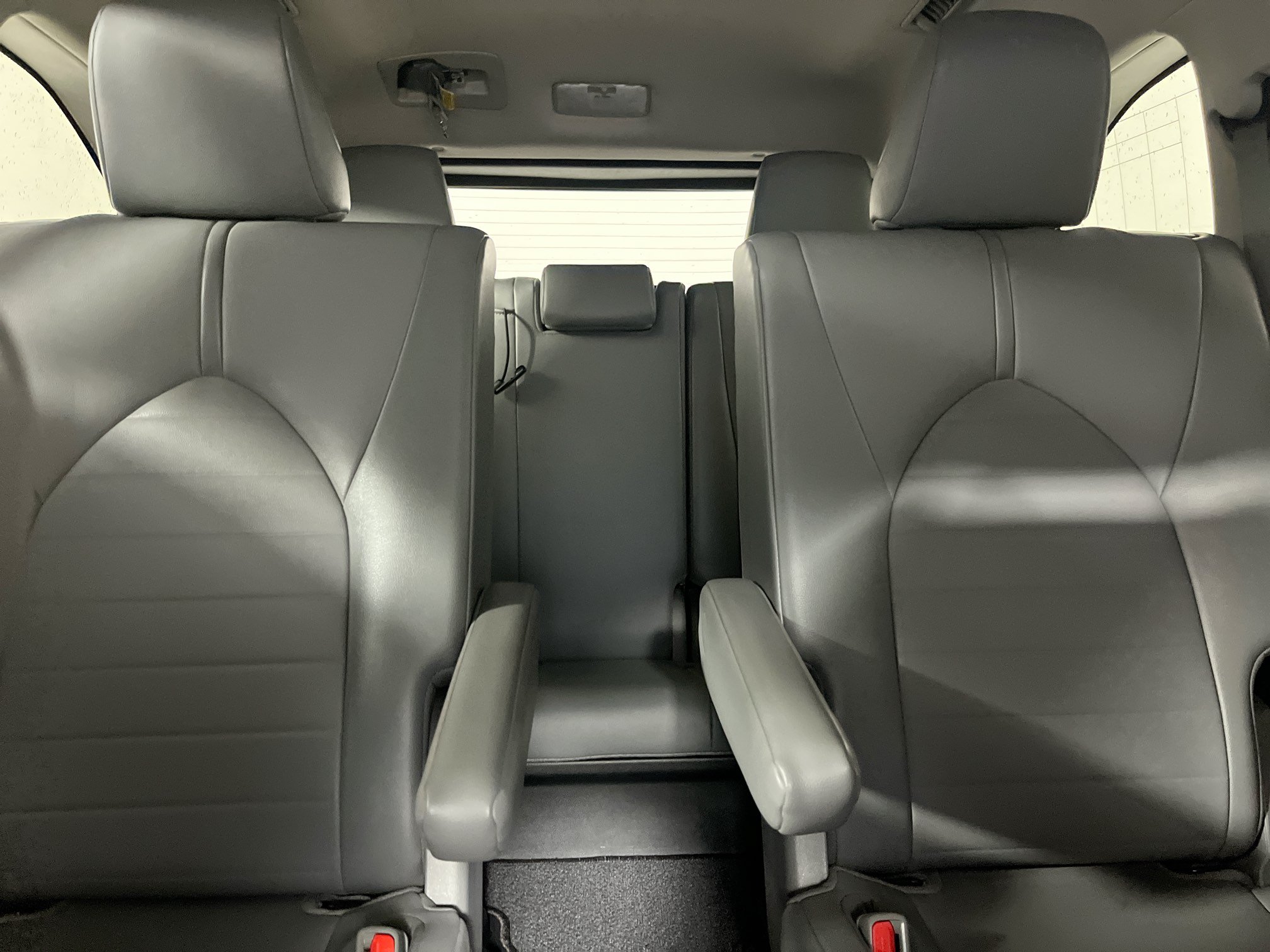 Used 2021 Toyota Highlander XLE FWD image 32