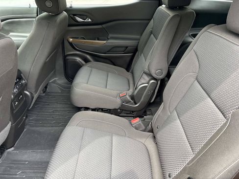 Used 2023 GMC Acadia SLE w/ Driver Convenience Package FWD image 31