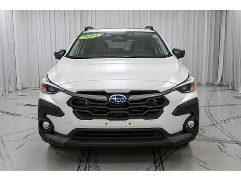 Used 2024 Subaru Crosstrek 2.0i Premium AWD/4WD image 3