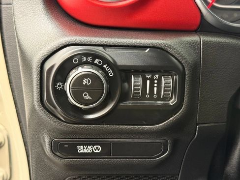 Used 2020 Jeep Gladiator Rubicon w/ Advanced Safety Group AWD/4WD image 35