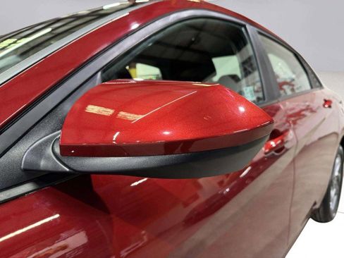 Used 2024 Hyundai Elantra SEL image 11