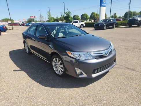 Used 2012 Toyota Camry XLE w/ Leather Pkg image 4