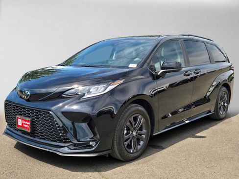 Certified 2026 Toyota Sienna XSE AWD/4WD image 7