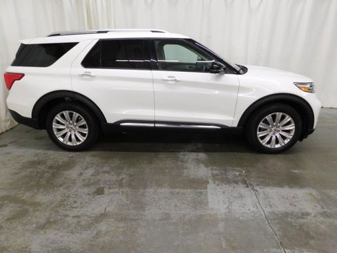 Used 2021 Ford Explorer Limited w/ Hybrid Equipment Group 310A image 2