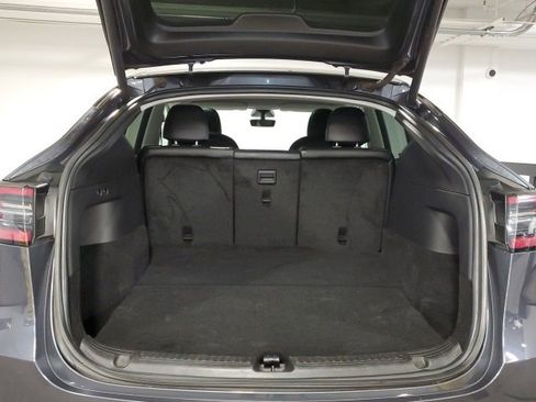 Used 2020 Tesla Model Y Long Range image 10