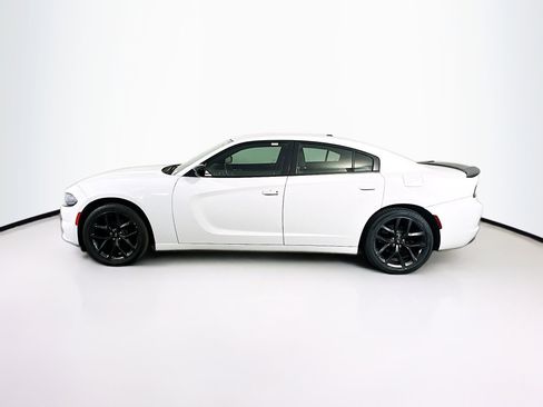 Used 2020 Dodge Charger SXT w/ Blacktop Package image 4