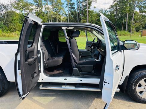Used 2011 GMC Sierra 1500 SLE w/ Power Tech Package image 9