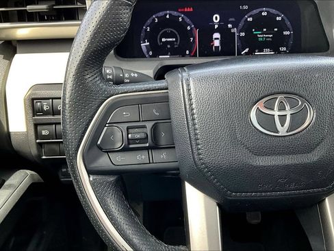 Used 2024 Toyota Tacoma TRD Off-Road AWD/4WD image 12