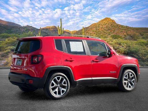 Used 2015 Jeep Renegade Latitude FWD image 4