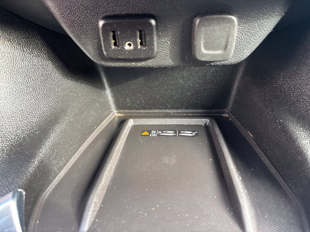 Used 2023 Chevrolet Traverse LT FWD image 19