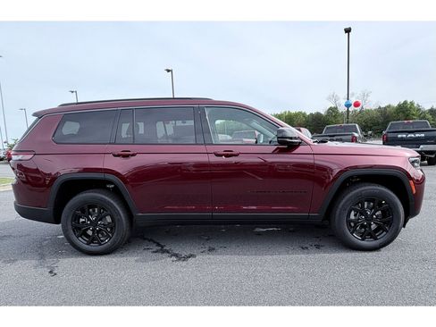 New 2026 Jeep Grand Cherokee L 2WD image 4