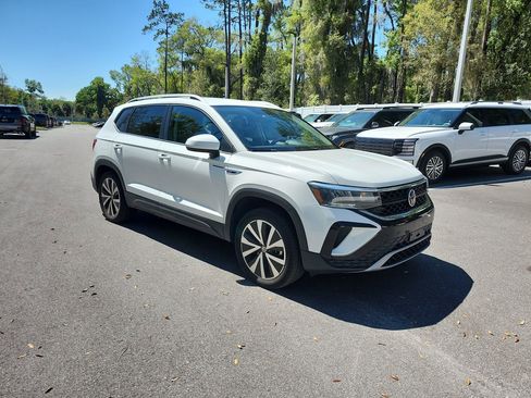 Used 2022 Volkswagen Taos SE image 6