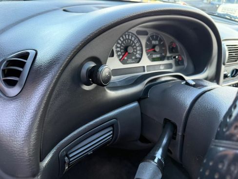Used 2004 Ford Mustang Mach 1 RWD image 32
