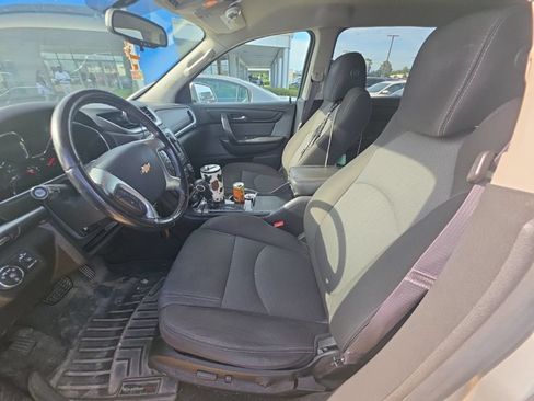 Used 2015 Chevrolet Traverse LT w/ Style and Technology Package FWD image 17