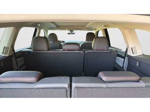 New 2026 Volkswagen Atlas Peak Edition AWD/4WD image 24