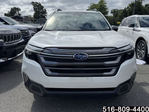 Used 2025 Subaru Forester Limited AWD/4WD image 2