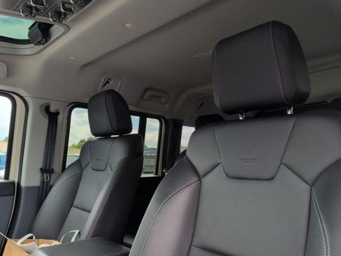 Used 2024 INEOS Grenadier AWD/4WD image 31