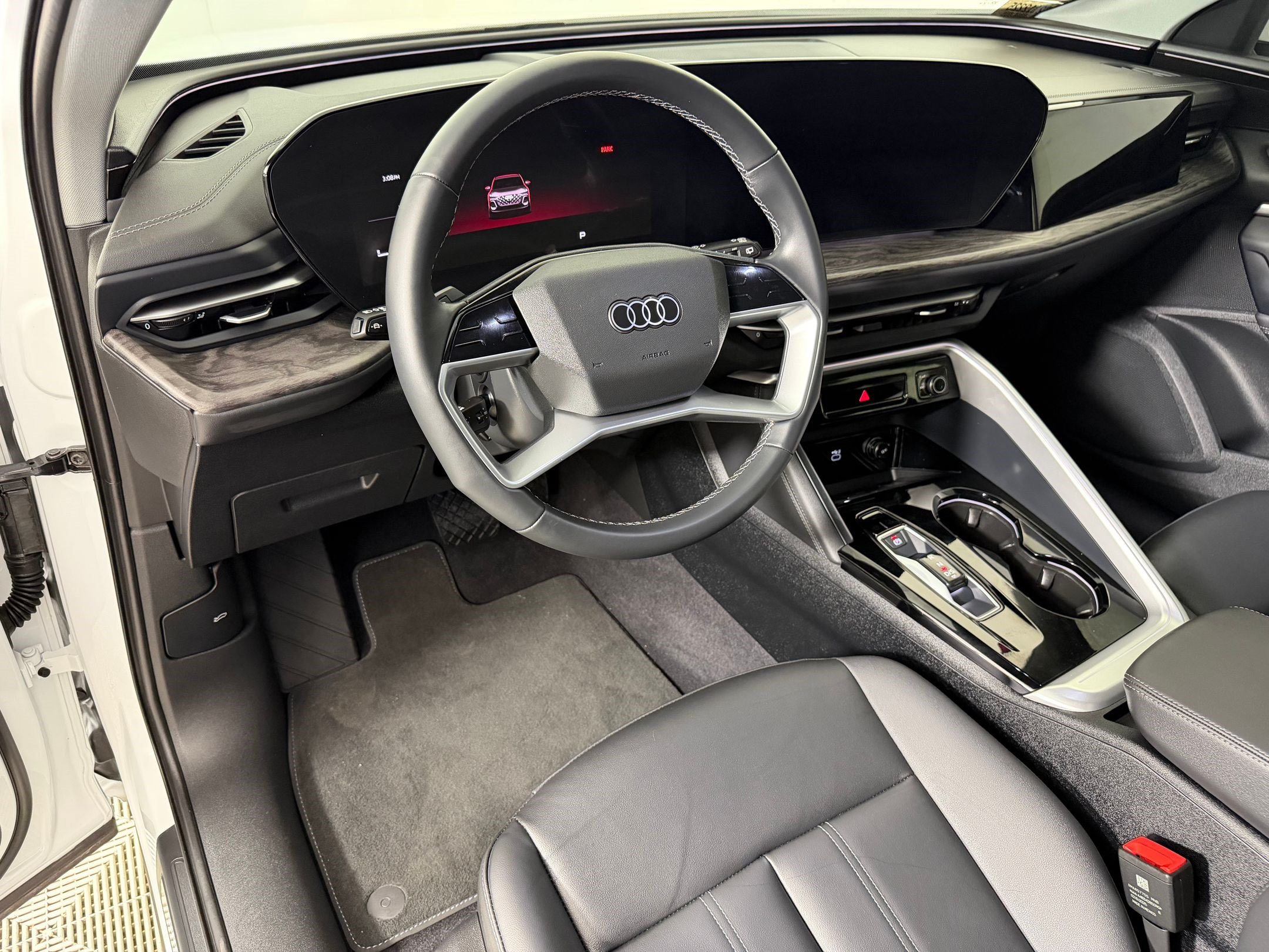 Used 2025 Audi Q5 Premium w/ Convenience Package AWD/4WD image 4