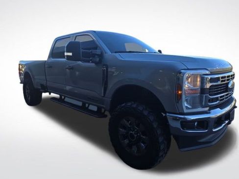 Used 2024 Ford F350 XLT image 6