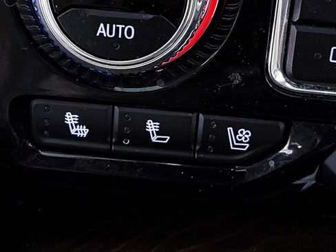 Used 2023 GMC Yukon XL Denali AWD/4WD image 27