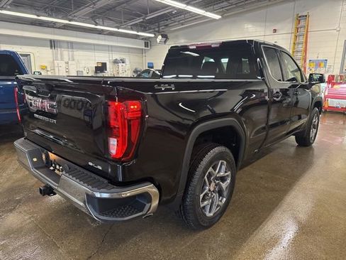 New 2026 GMC Sierra 1500 SLE image 6