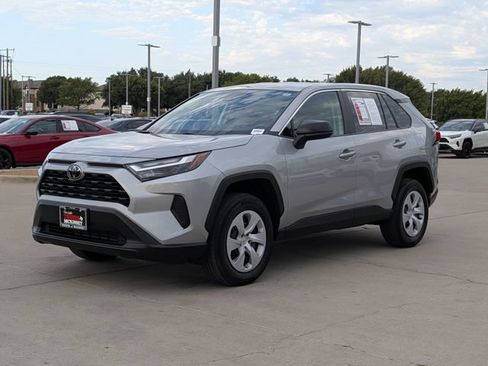 Used 2025 Toyota RAV4 LE AWD/4WD image 10