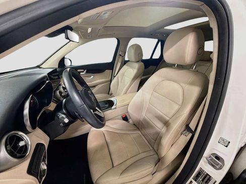 Certified 2022 Mercedes-Benz GLC 300 image 5