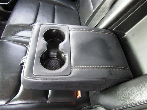 Used 2019 RAM 1500 Laramie w/ Off Road Group image 28