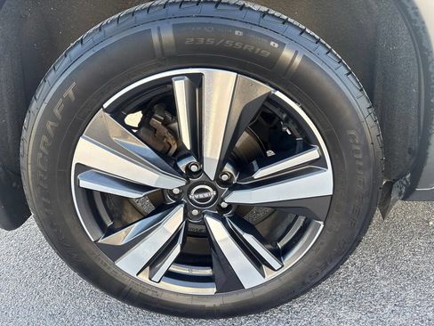 Used 2023 Nissan Rogue SL w/ SL Premium Package FWD image 13