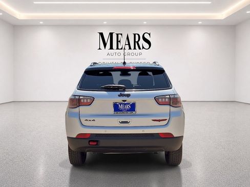 Used 2024 Jeep Compass Trailhawk AWD/4WD image 4