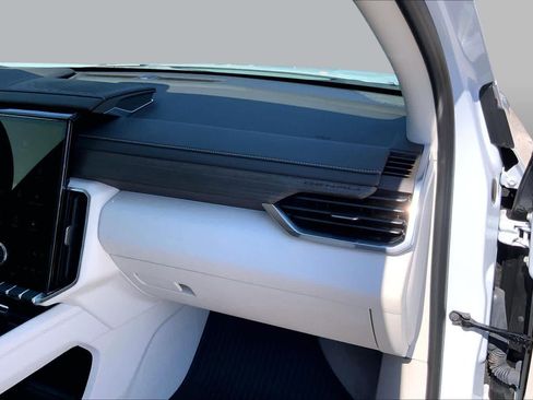 Used 2026 GMC Acadia Denali w/ Super Cruise Package FWD image 19