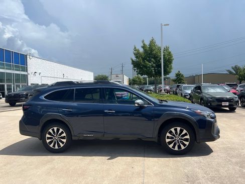 Used 2023 Subaru Outback Touring XT AWD/4WD image 3