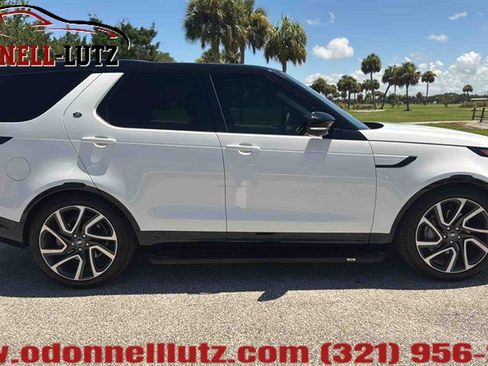 Used 2024 Land Rover Discovery Dynamic SE AWD/4WD image 4