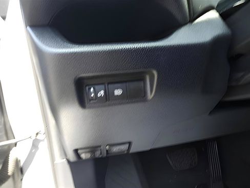 Used 2021 Toyota RAV4 LE AWD/4WD image 13