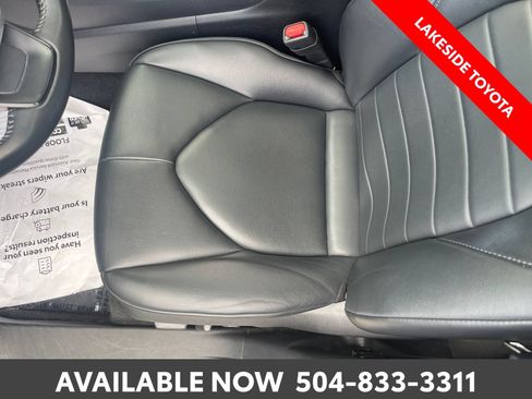 Certified 2024 Toyota Highlander XLE FWD image 32