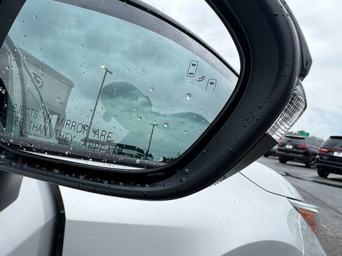 Used 2022 Toyota Corolla SE FWD image 12