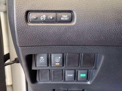 Used 2017 Nissan Rogue SV FWD image 27