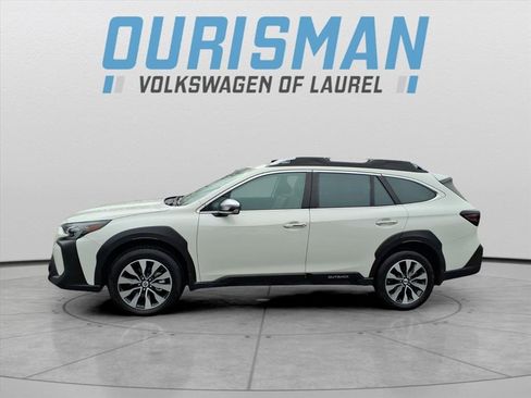 Used 2023 Subaru Outback Touring image 4