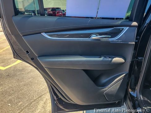 Certified 2024 Cadillac XT6 Sport w/ LPO, Floor Liner Package AWD/4WD image 29