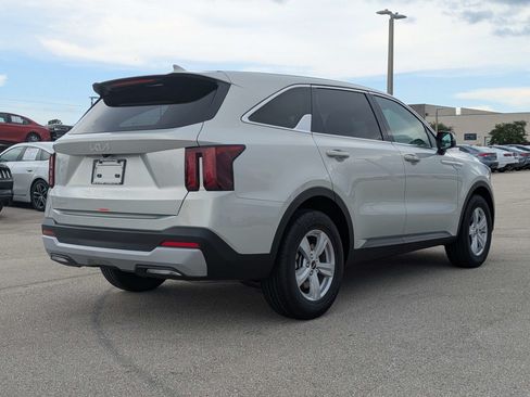 New 2026 Kia Sorento LX FWD image 5