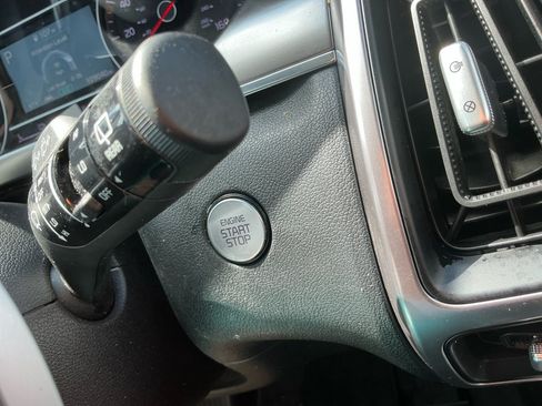 Used 2023 Kia Sorento EX FWD image 24