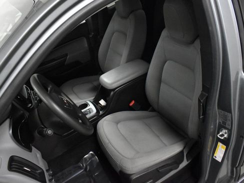 Used 2018 GMC Canyon 4x4 Extended Cab w/ Trailering Package image 12