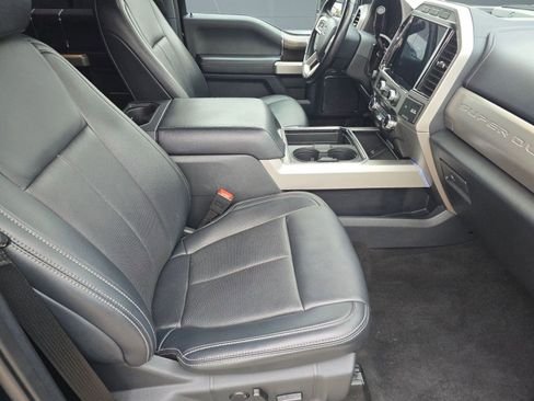 Used 2022 Ford F250 Lariat w/ Lariat Ultimate Package image 32