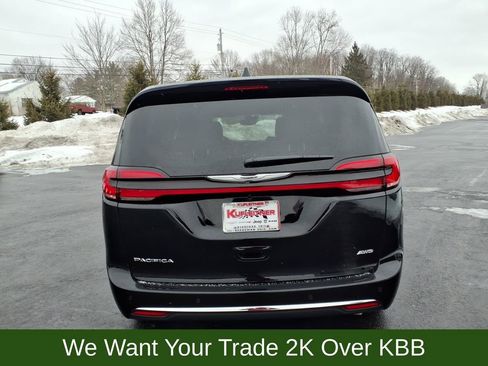 New 2026 Chrysler Pacifica Select image 5
