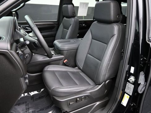 Used 2024 Chevrolet Tahoe Z71 w/ Luxury Package AWD/4WD image 18