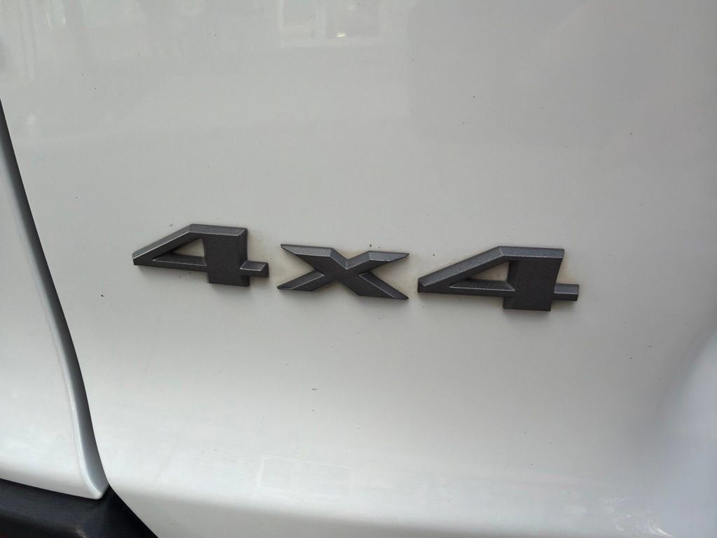 Used 2021 Jeep Cherokee Trailhawk w/ Comfort/Convenience Group AWD/4WD image 13