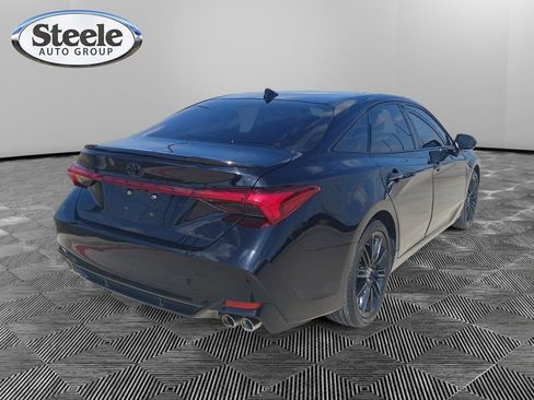 Used 2021 Toyota Avalon XSE FWD image 4