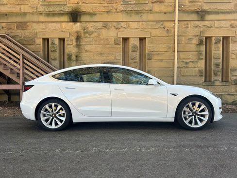 Used 2018 Tesla Model 3 Long Range image 5