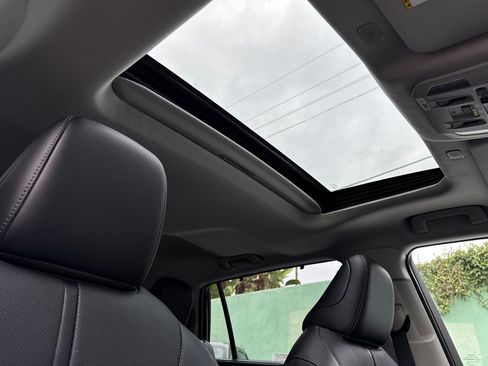 New 2025 Toyota Highlander Limited image 20